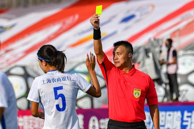 曼城发布2023/24赛季财报 收入增至7.15亿英镑